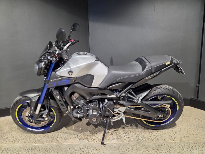 2016 Yamaha MT-09 SILVER