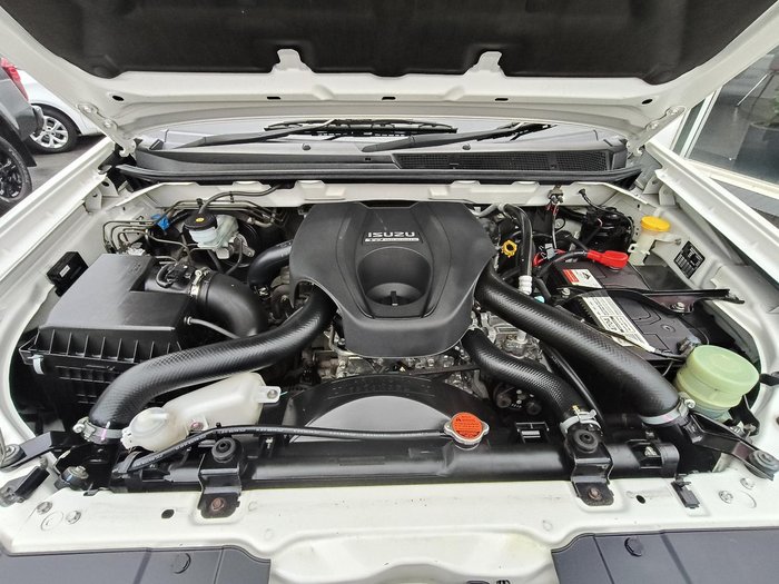 2015 Isuzu MU-X LS-T MY15 4x2 Silky White