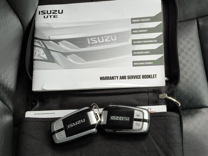 2015 Isuzu MU-X LS-T MY15 4x2 Silky White