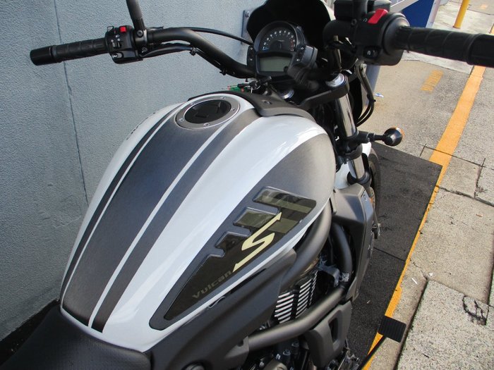 2022 Kawasaki VULCAN S BLIZZARD WHITE/CARBON GREY