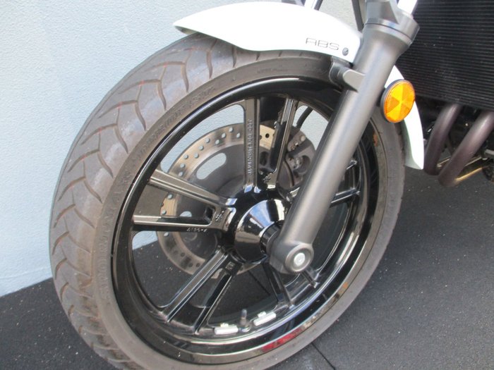 2022 Kawasaki VULCAN S BLIZZARD WHITE/CARBON GREY