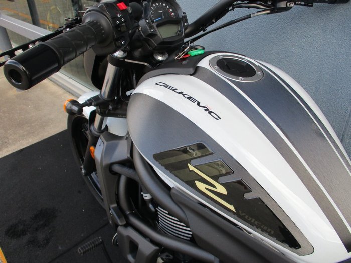 2022 Kawasaki VULCAN S BLIZZARD WHITE/CARBON GREY