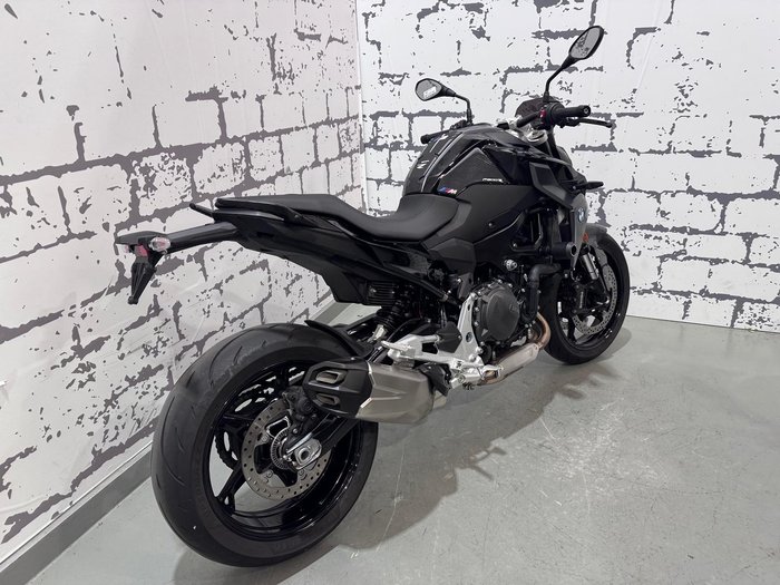 2025 BMW F 900 R Triple Black