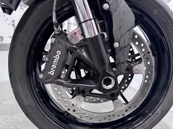 2025 BMW F 900 R Triple Black F 900 Black