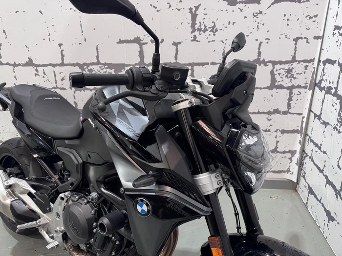 2025 BMW F 900 R Triple Black F 900 Black