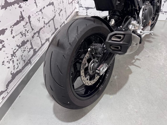 2025 BMW F 900 R Triple Black