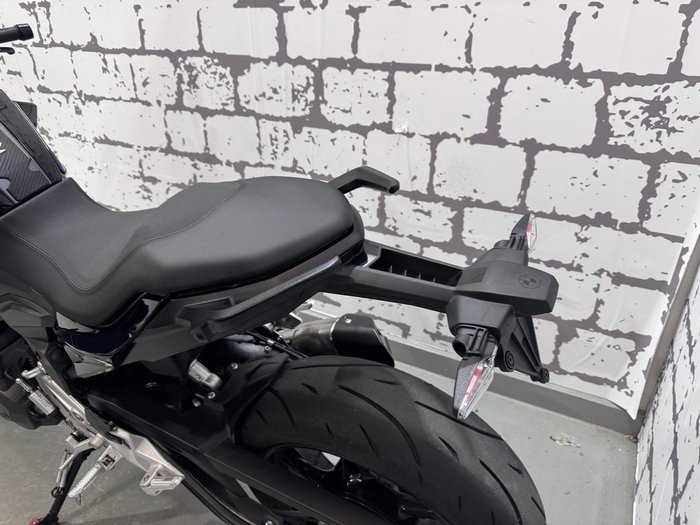 2025 BMW F 900 R Triple Black F 900 Black