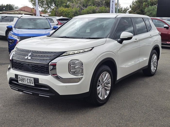 2022 Mitsubishi Outlander ES