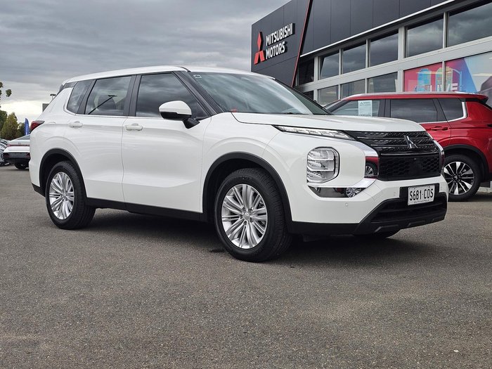 2022 Mitsubishi Outlander ES