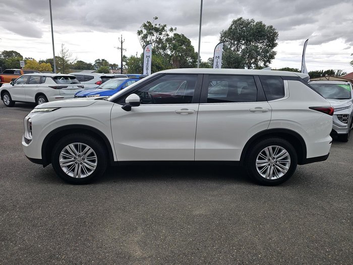 2022 Mitsubishi Outlander ES