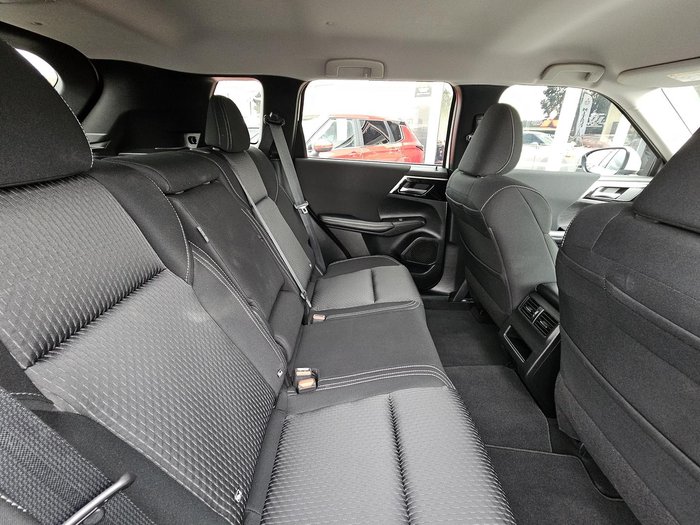 2022 Mitsubishi Outlander ES