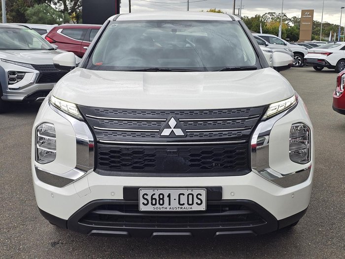 2022 Mitsubishi Outlander ES