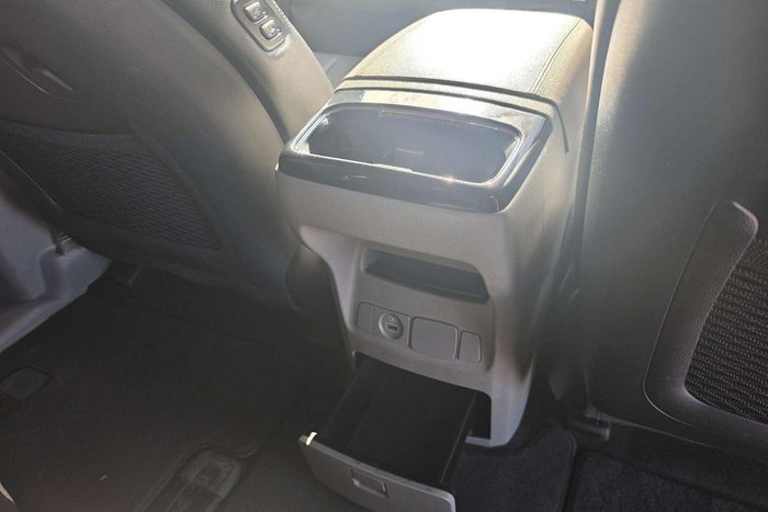 2019 Kia Carnival Platinum YP MY20 White