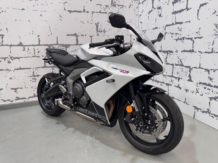 2024 Triumph Daytona 660 LAMS Daytona White
