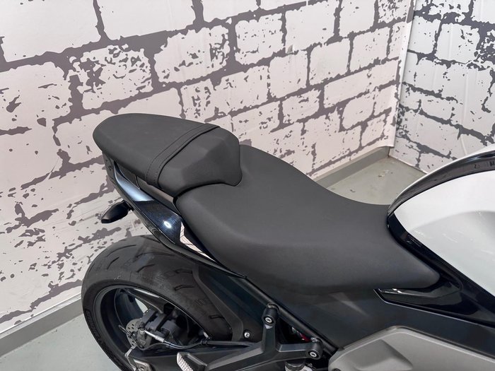 2024 Triumph Daytona 660 LAMS Daytona White