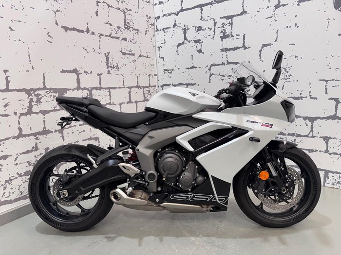 2024 Triumph Daytona 660 LAMS Daytona White