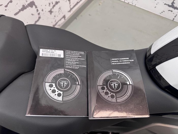 2024 Triumph Daytona 660 LAMS Daytona White