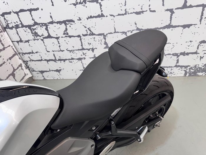 2024 Triumph Daytona 660 LAMS Daytona White