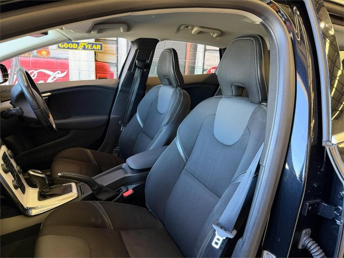 2015 Volvo V40