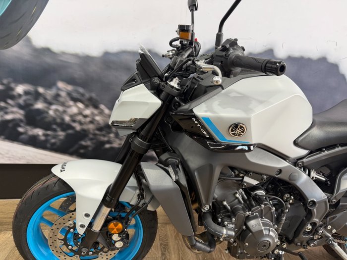 2025 Yamaha 2025 YAMAHA 890cc MT09ASPS GREY