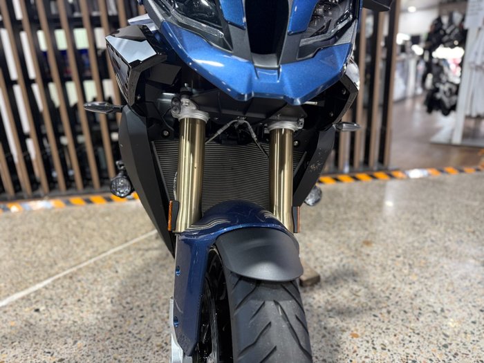 2025 BMW Motorrad S 1000 XR GRAVITY BLUE METALLIC