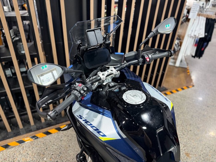 2025 BMW Motorrad S 1000 XR GRAVITY BLUE METALLIC