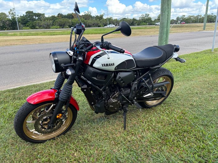 2021 YAMAHA XSR700 White