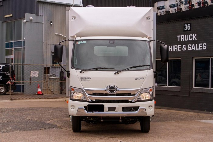 2025 Hino 300 Series 921