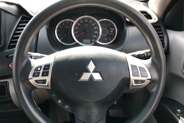 2014 Mitsubishi Triton GLX