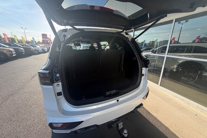 2025 Isuzu MU-X X-TERRAIN