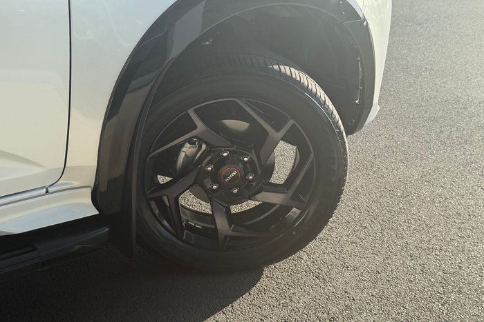 2025 Isuzu MU-X X-TERRAIN