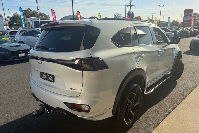 2025 Isuzu MU-X X-TERRAIN
