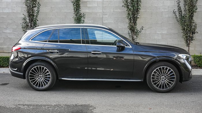 2025 Mercedes-Benz GLC-Class GLC300