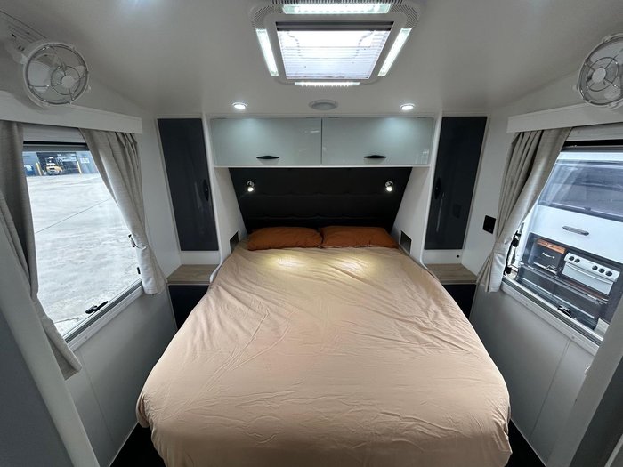 2022 Supreme Supreme Spirit 24 Foot Rear Club