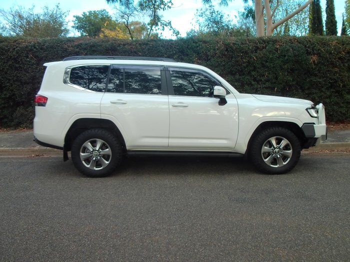 2021 Toyota Landcruiser VX