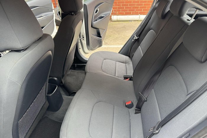 2013 Kia Rio S UB MY13 Clear White