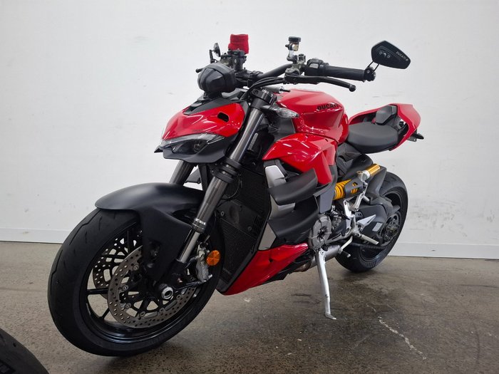 2022 DUCATI STREETFIGHTER V2 Red