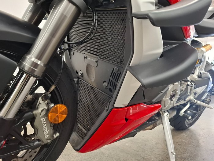 2022 DUCATI STREETFIGHTER V2 Red
