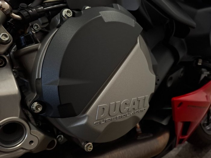 2022 DUCATI STREETFIGHTER V2 Red