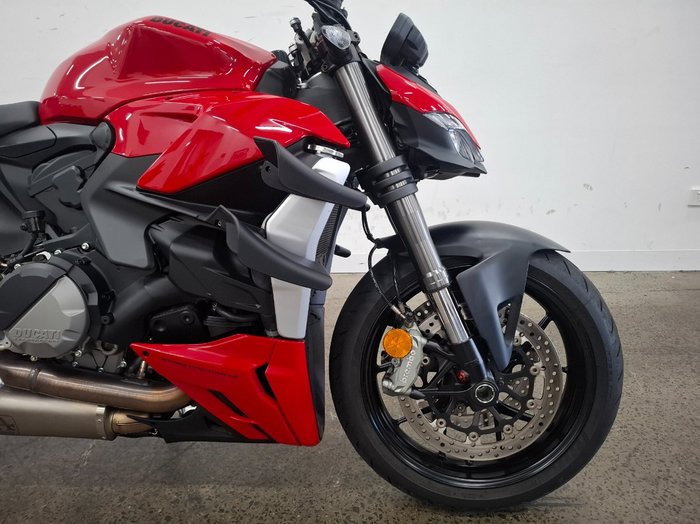 2022 DUCATI STREETFIGHTER V2 Red
