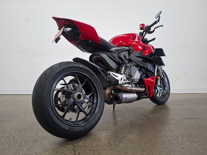 2022 DUCATI STREETFIGHTER V2 Red