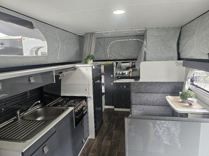 2017 Windsor Seka 552