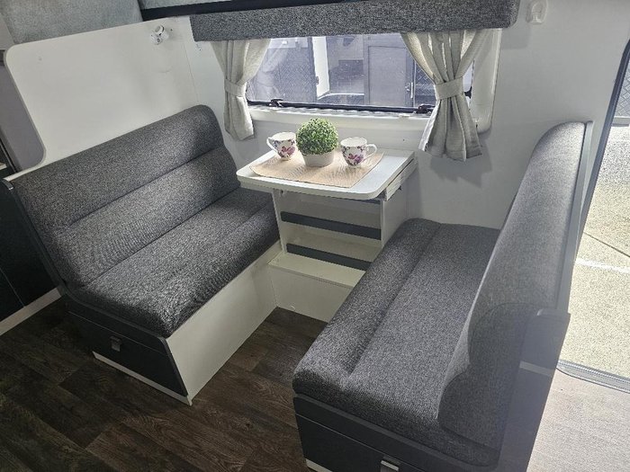 2017 Windsor Seka 552