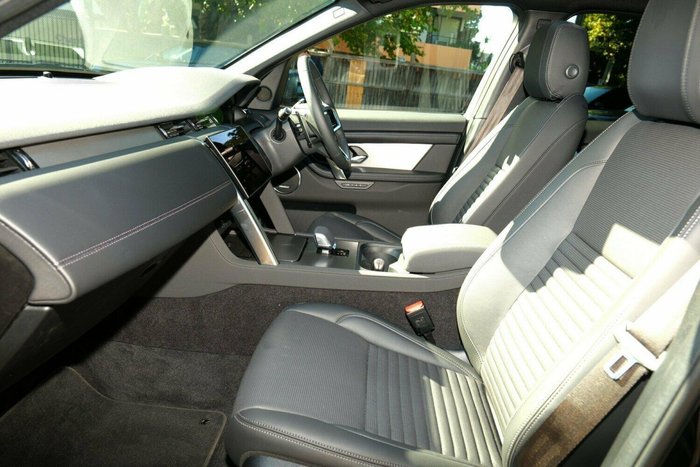 2025 Land Rover Discovery Sport P250 Dynamic SE L550 MY25.5 4X4 Constant Santorini Black
