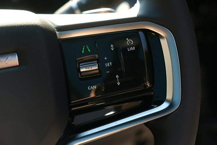 2025 Land Rover Discovery Sport P250 Dynamic SE L550 MY25.5 4X4 Constant Santorini Black