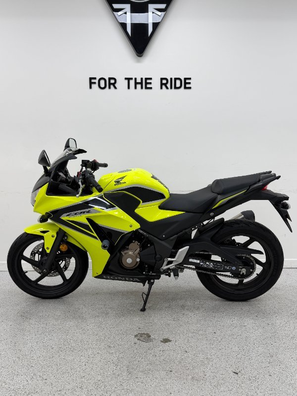 2017 Honda CBR300R Yellow