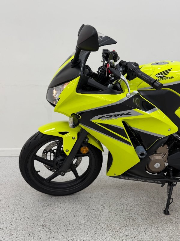 2017 Honda CBR300R Yellow
