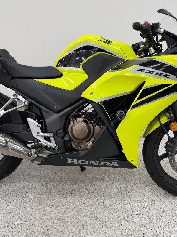 2017 Honda CBR300R Yellow