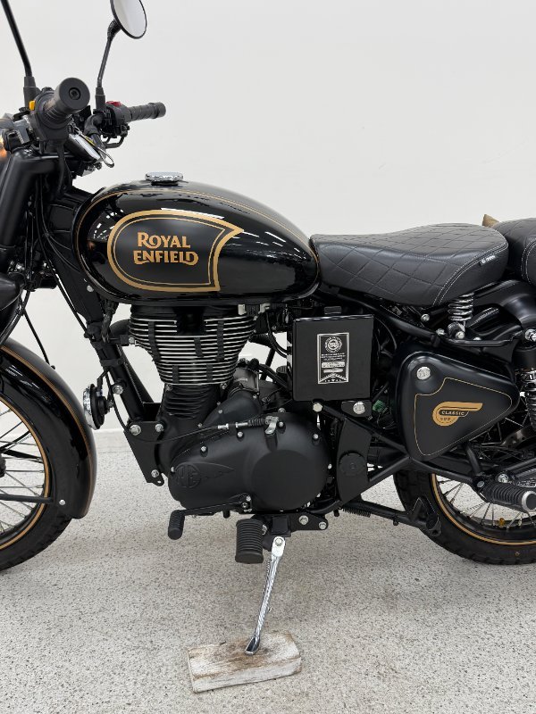2021 Royal Enfield CLASSIC 500 ABS Black
