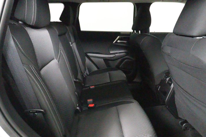 2024 Mitsubishi Outlander LS